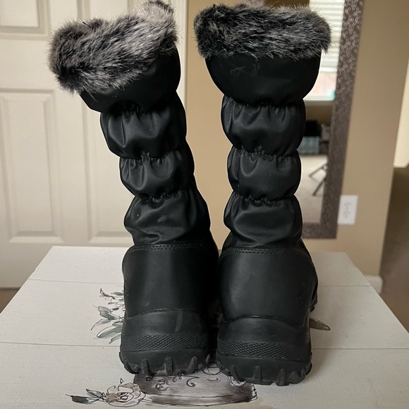 Totes Black Boots - Picture 4 of 9